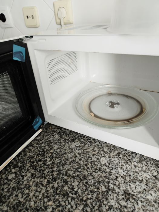 Microondas com 2 anos