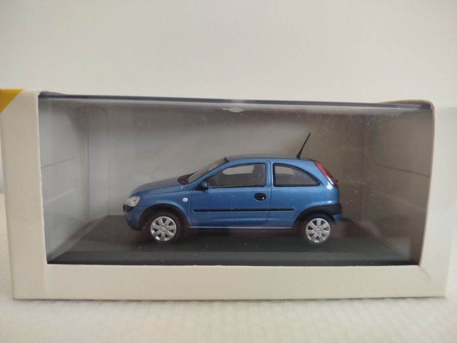 Miniatura Opel Corsa 1/43 Nova