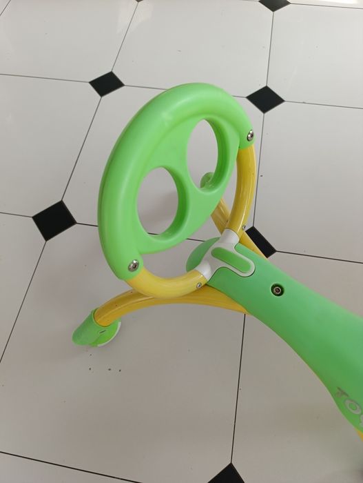 Jeździk Toyz żółto zielony