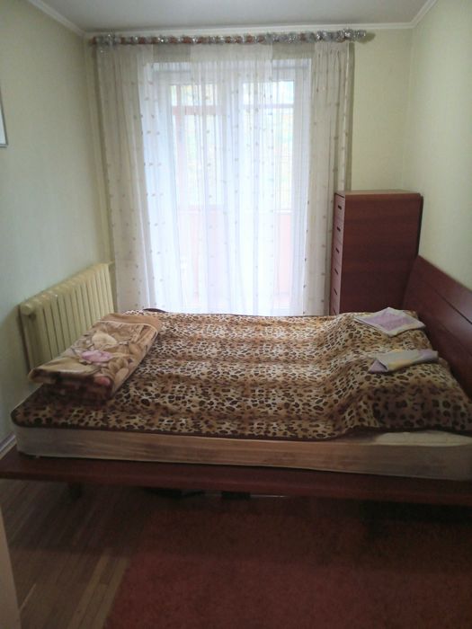 Здам в оренду 2 кім. в 3 кім. кв. Титова, верх О. Поля, з власником.