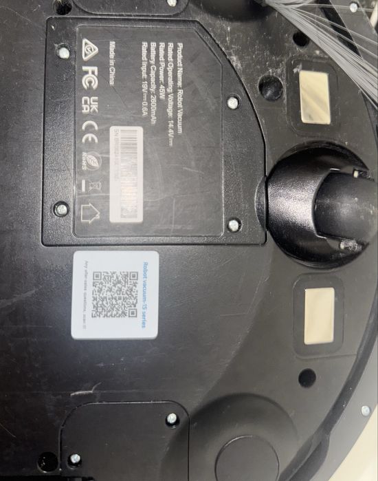 Робот пилолос з вологим прибиранням