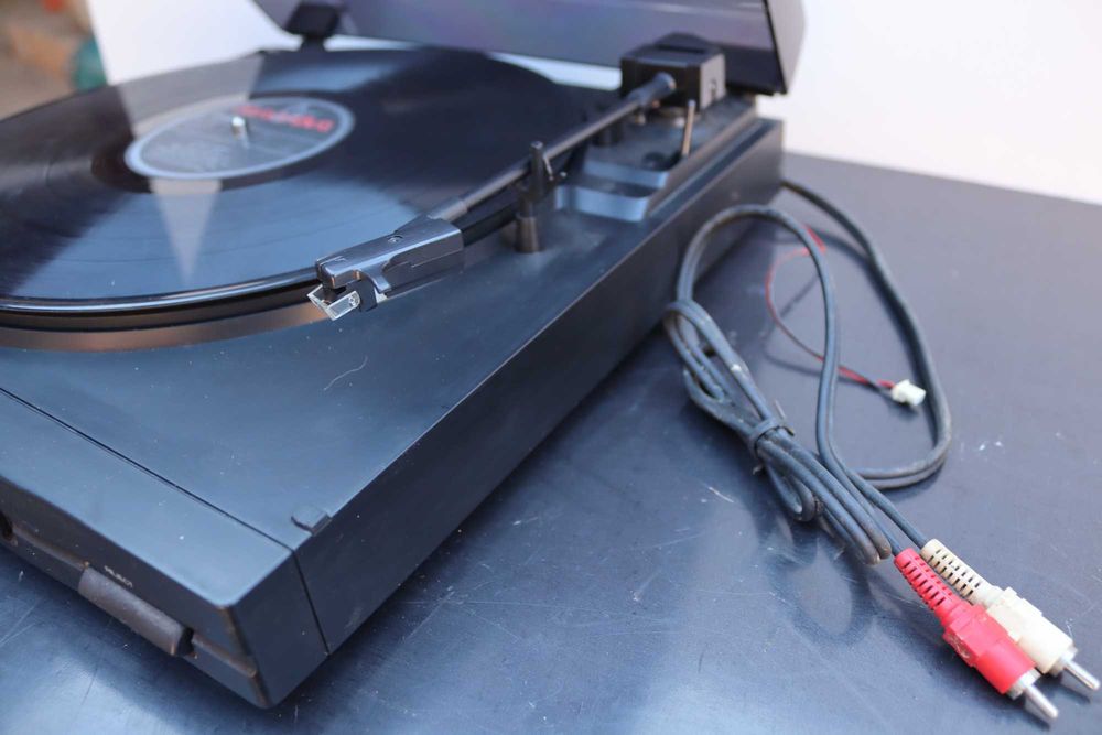 Gira discos antigo a funcionar