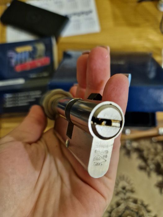 Продам дверний замок