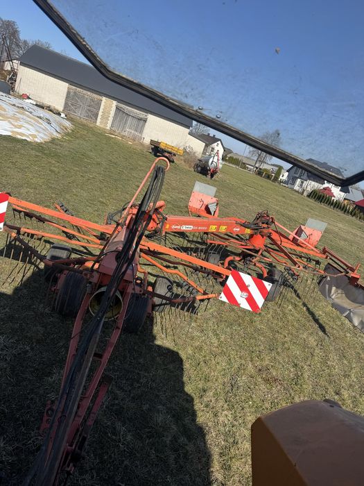 Zgrabiarka KUHN GA 6000 dwukaruzelowa