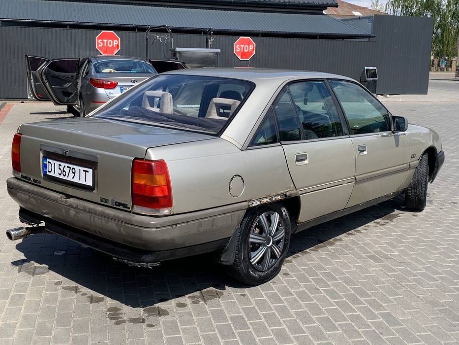 Opel Omega A 2.0