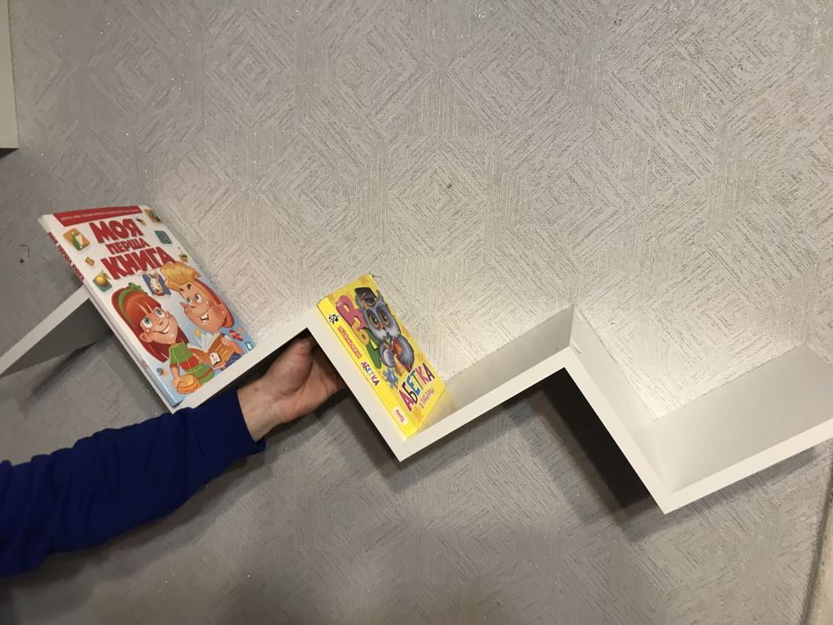 Навесная полка 300 грн