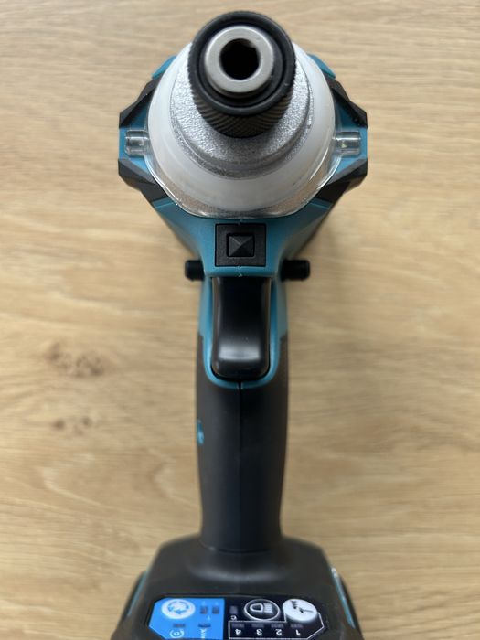 Zakrętarka udarowa DTD171