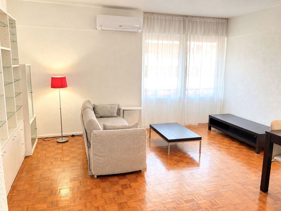 Duplex T2/T3, com 103 m², no centro de Telheiras