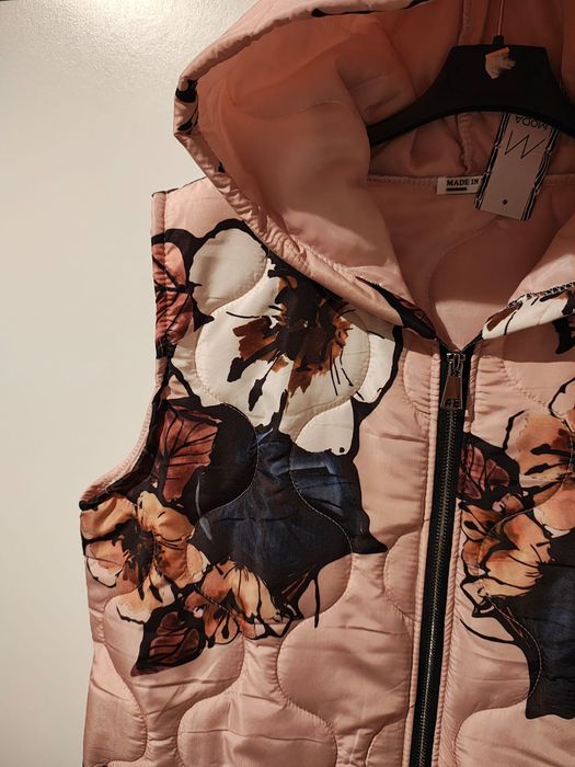 Kamizelka damska bezrękawnik kaptur pudrowy róż kwiaty kieszenie