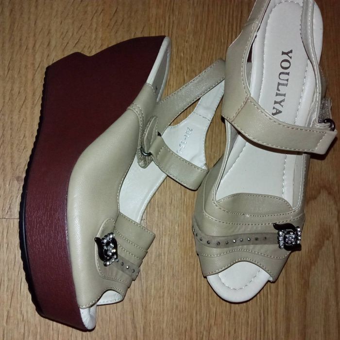 Босоножки на платформе, летняя обувь