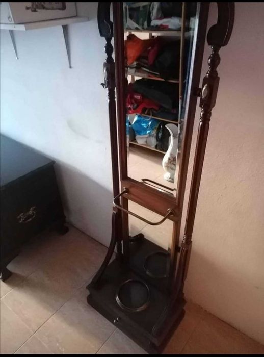 Bengaleiro e suporte para guarda chuvas