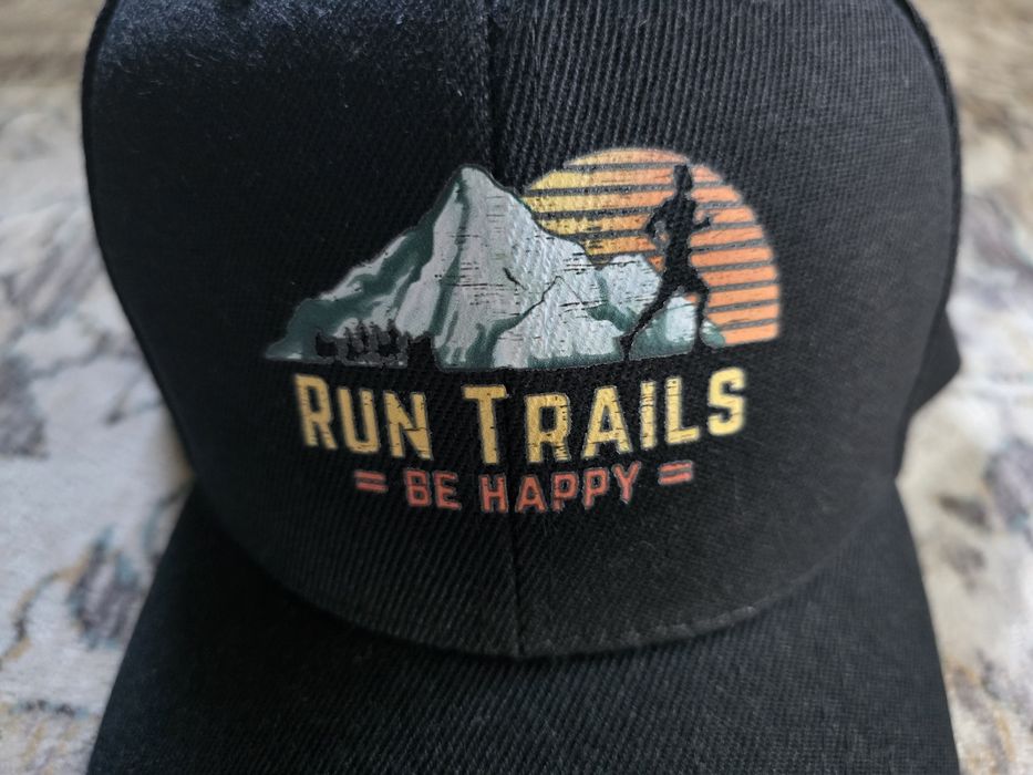 NOWA czapka z daszkiem Run Trails BE HAPPY bieganie