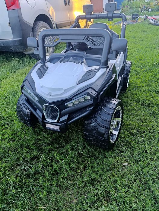 Дитяча електро-машинка