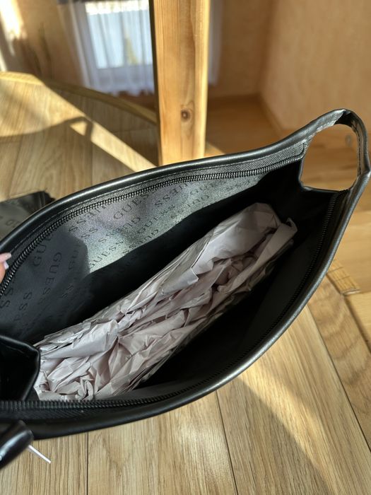 Nowa duża kosmetyczka kosmetyczki Guess czarna komplet