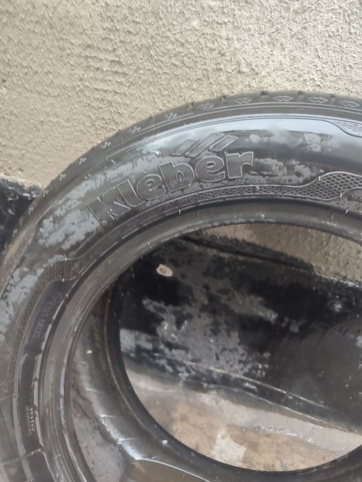 Продам два колеса б/у kleber лето235 55 17