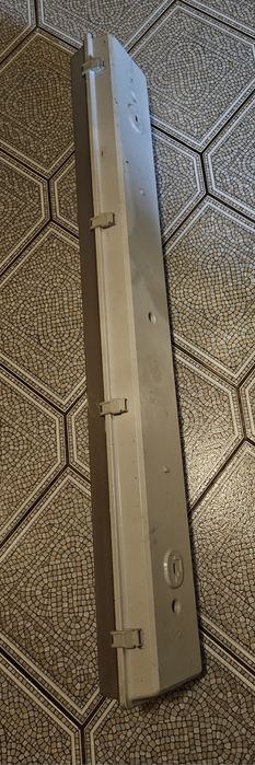 Lampa jarzeniowa długa