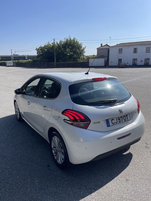 Peugeot  208 1.2 Pure Tech Allure 110cv de 2017