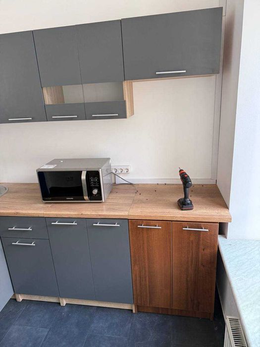 столи крісла тумби шафи стелажі тумби оргтех комоди