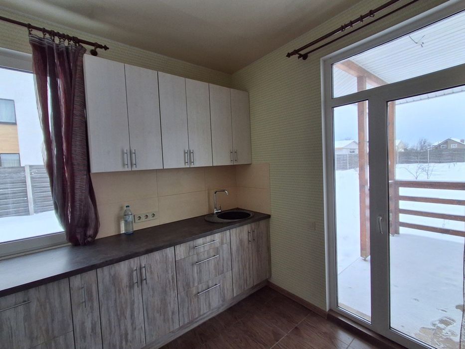 Оренда будинку - КМ «Сім Озер» с. Крушинка, вул. Кібенка.