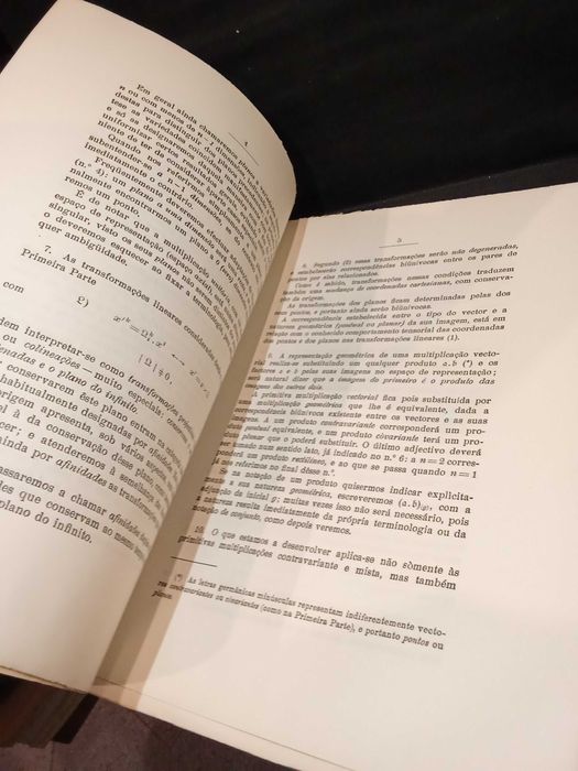 Multiplicações vectoriais associativas e modulares - Manuel G. Miranda