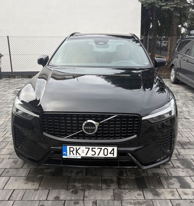 Volvo XC 60 Plus Dark, B5 benzyna