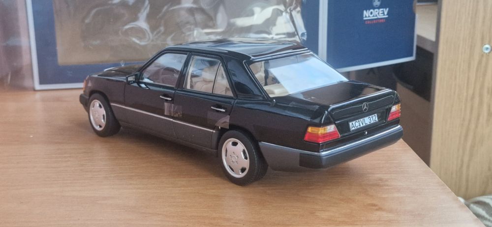 1:18 Mercedes w124