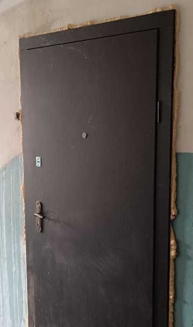 Продам 2 комнатную квартиру под ремонт в хорошем месте Требухова