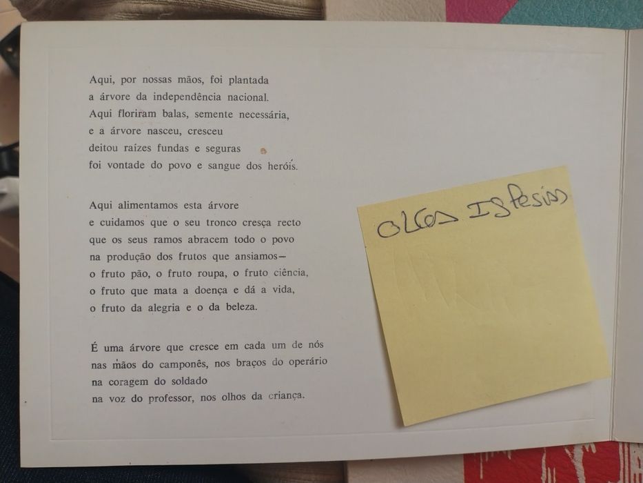 Raridade: Catálogo Cartazes Moçambique (1988) + Postal Autografado (1983) – Coleção Teresa Rosa de Oliveira