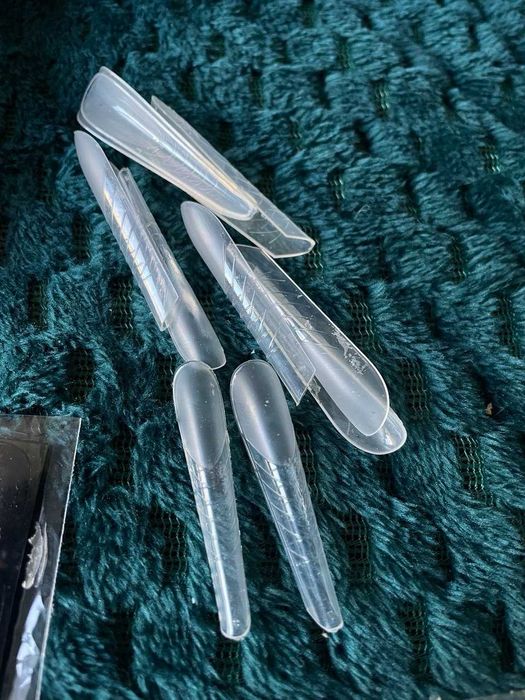 все для маникюру продаю залишки, типси, мономер, втирка, гель