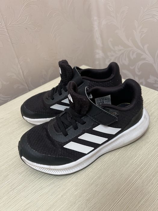 Кросівки на хлопчика оригінальні Adidas 30,5 розмір