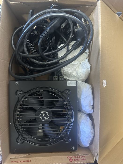 Fonte Alimentação Nox Hummer 650W 80+ Gold (Funciona mas com Ruido)