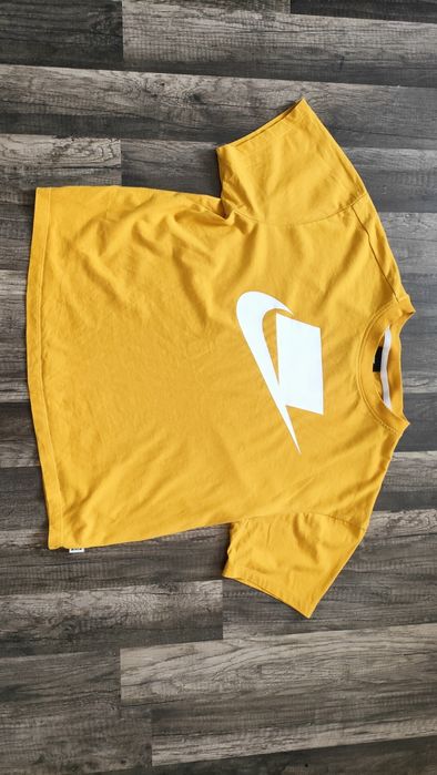 świetny t-shirt NIKE w idealnym stanie
