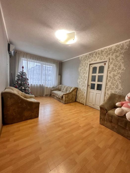 Продам 3 ком квартира  косметический ремон