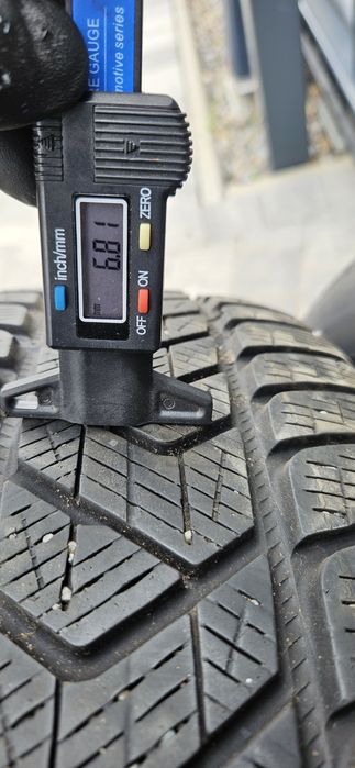 Opony zimowe Pirelli  215/65r17 2szt para