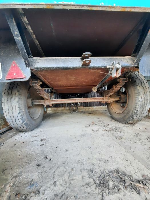 Причеп тракторний / прицеп тракторный