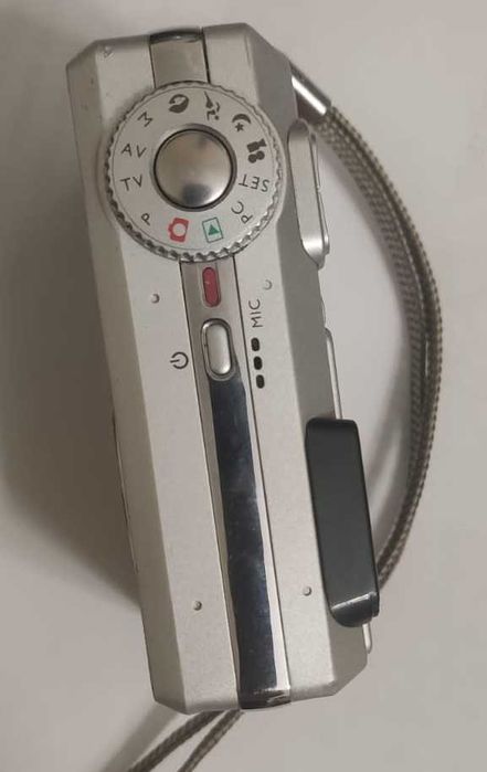 Máquina fotográfica digital compacta BenQ DC C60.