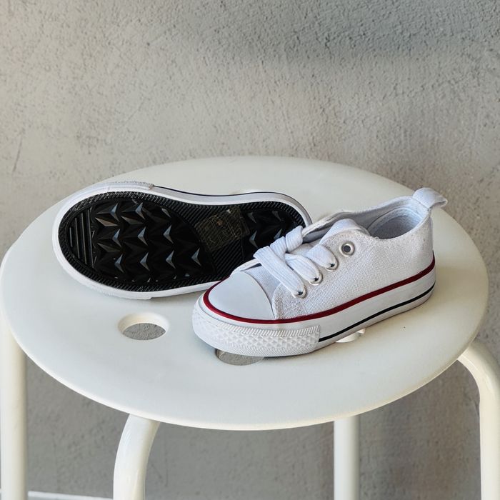 Nowe białe trampki dziecięce roz. 24