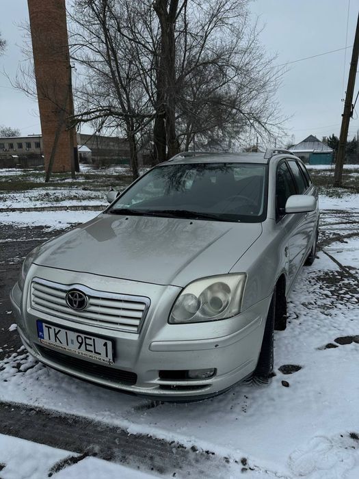 Тойота авенсіс 2,0