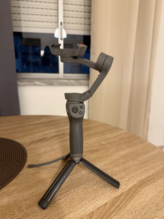 Dji Osmo Mobile 3 - Gimbal Estabilizador para Telemóvel