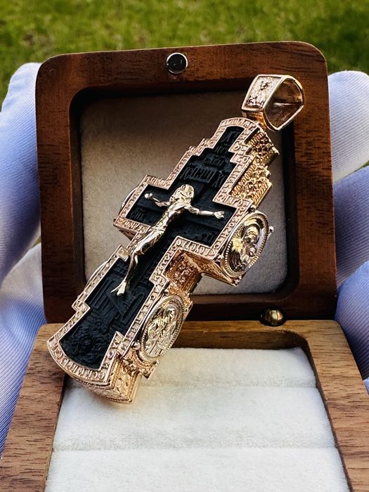 Золотой крест с эбеном 585