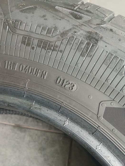 4 pneus 215 70 r15C continental