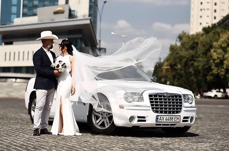Аренда авто на Свадьбу HUMMER H3, Chrysler 300c (не Bentley)