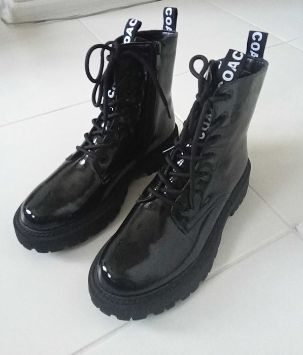Новые лаковые ботинки
