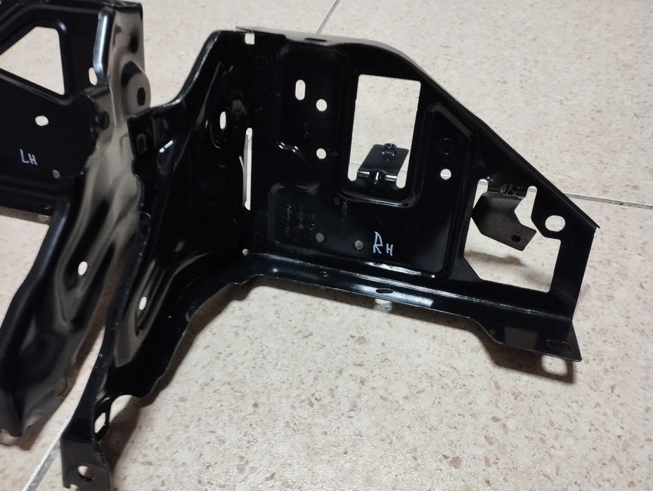 BMW X1 F48 F39 Кронштейн кріплення фари 51647342502 окуляр 51647342501