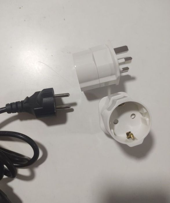 adapter ,przejściówka ,konwerter , przekaźnik wtyczka UK-EU 1sztuka