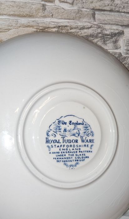 Talerz deserowy Royal Tudor porcelana angielska