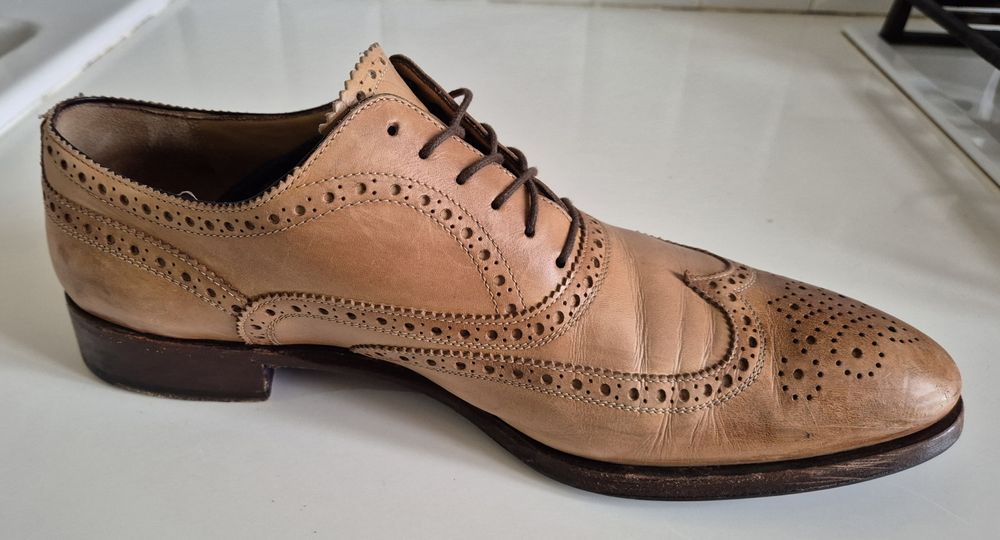 2200 zł w salonie PATRICK HELLMANN roz. 46.5 skóra naturalna w całości