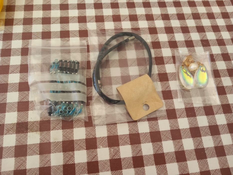 Lote diverso,saco de ganga,Pulseiras e Brincos,forma de gelo e banana