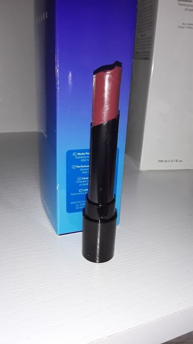 Szminka wyjątkowo nawilżająca. Boho  plum.