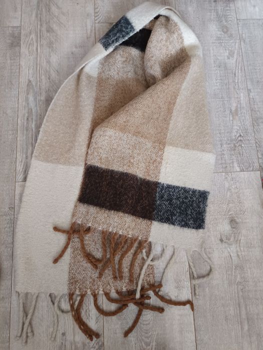 Szalik w kratkę, krata,długi, gruby , z frędzlami